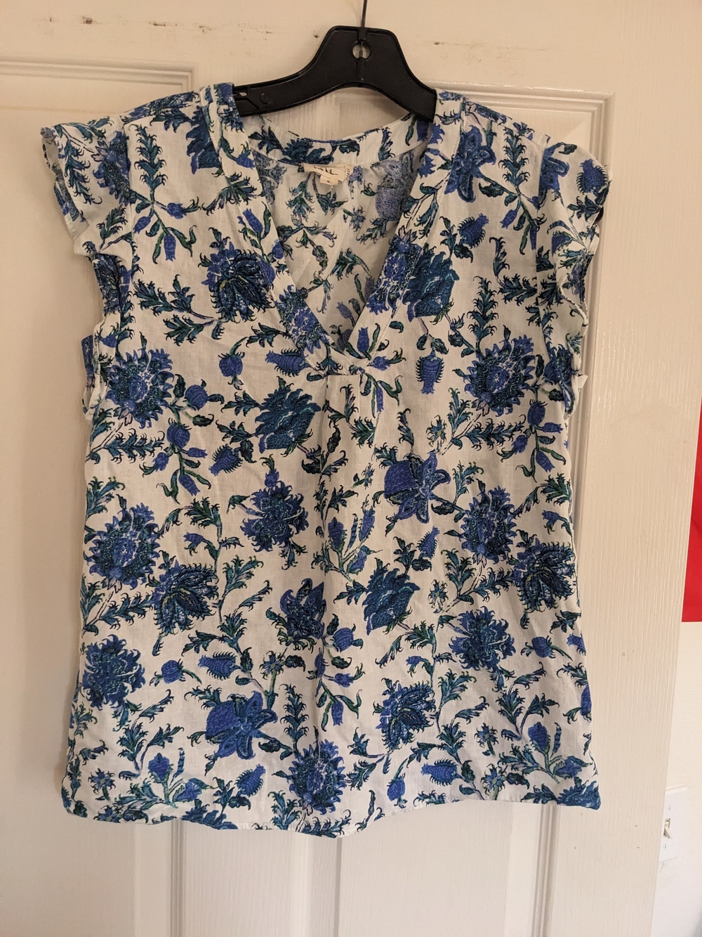 Nicole Miller Blue Floral V-Neck Cap Sleeve Top